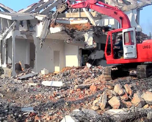 Dịch vụ đập phá tháo dỡ công trình tại Thủ Dầu Một uy tín, giá tốt